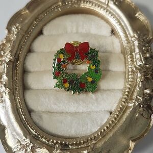 Festive Holiday Wreath Brooch Pin with Red Bow Vintage